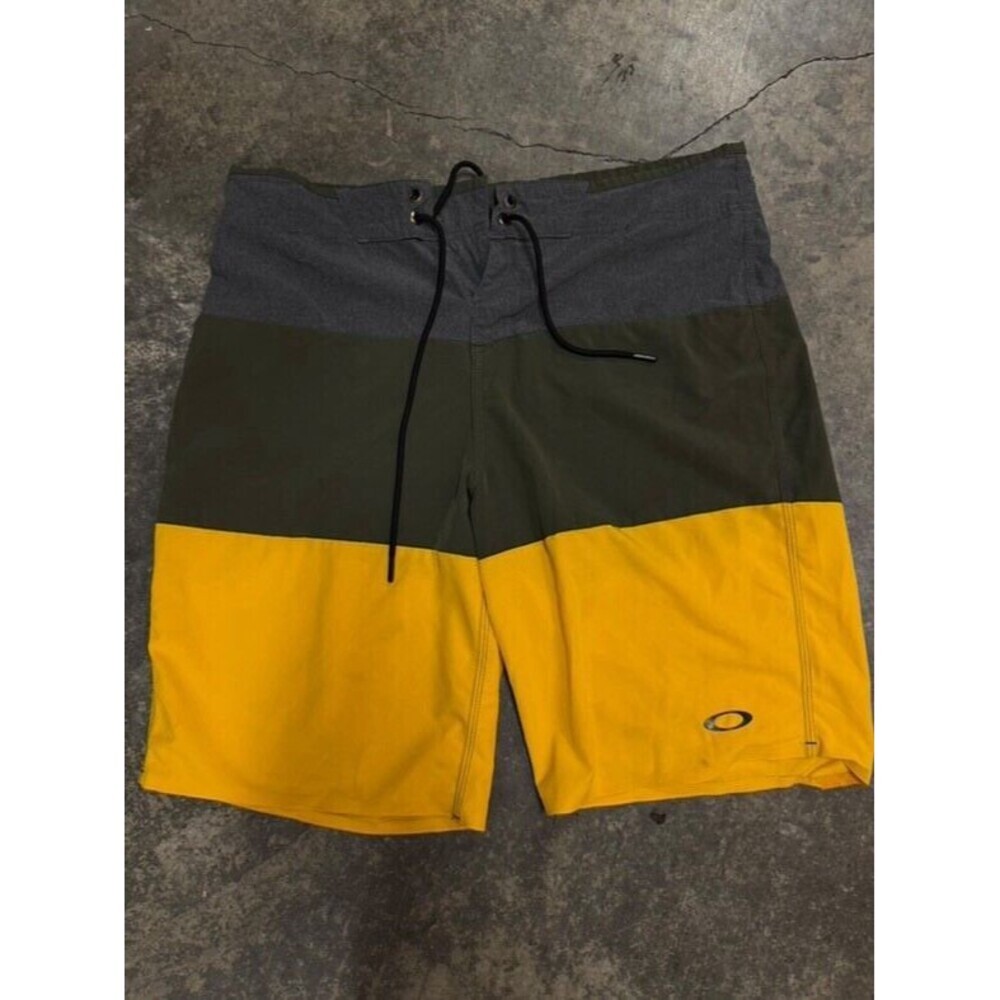 Lot of 2 Mens Size 34 Oakley Boardshorts Swim Trunks Shorts